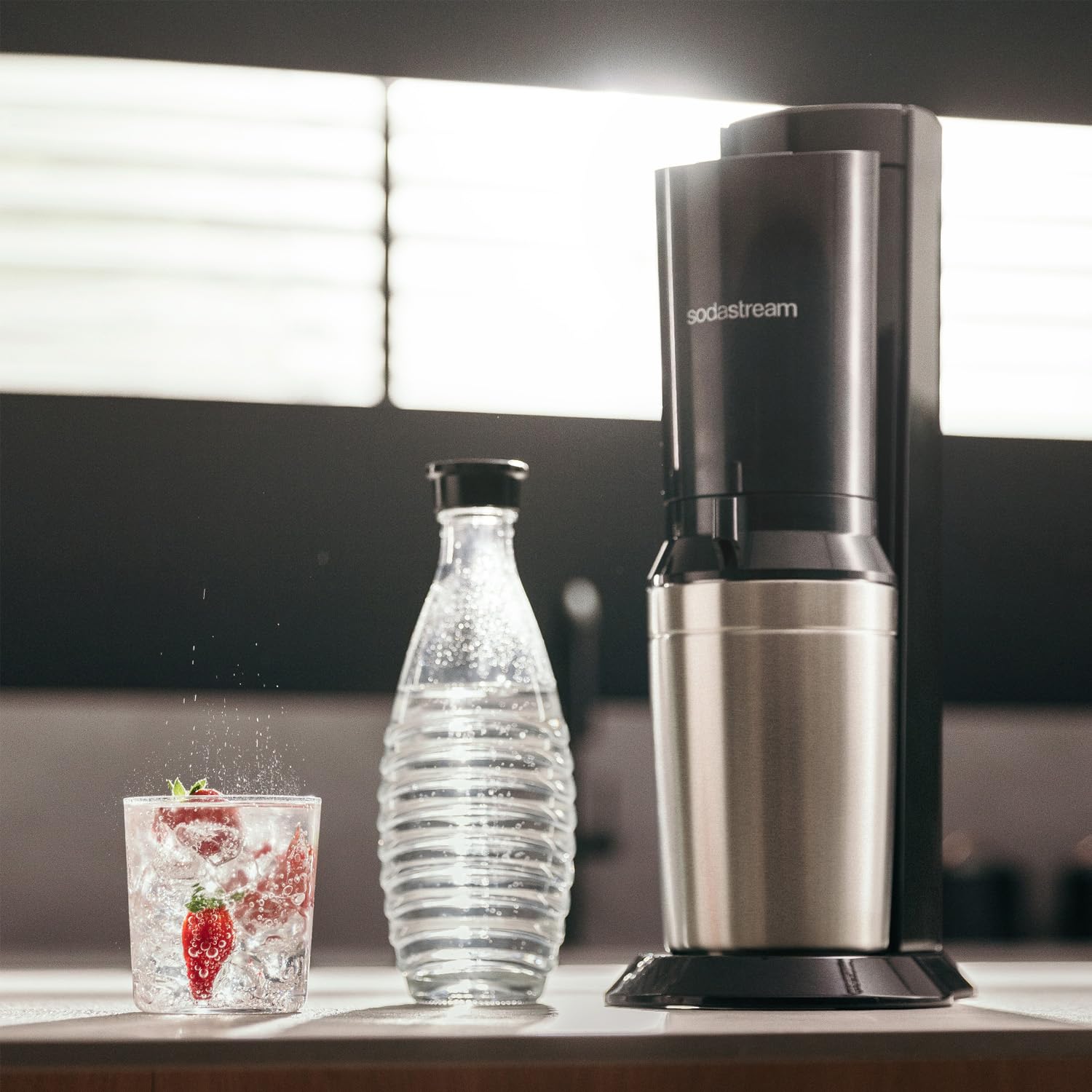 Machine à gazéifier Crystal 3.0 avec cylindre de CO2 Quick-Connect | avec 2 bouteilles en verre Crystal de 0,8 l | Couleur : titane – Image 9